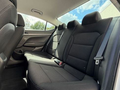 Used 2020 Hyundai Elantra SE w/ Cargo Package (C1) image 13