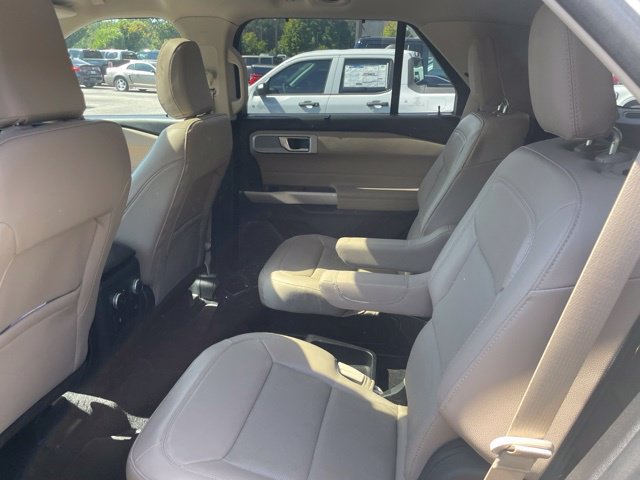Used 2021 Ford Explorer Limited w/ Equipment Group 301A AWD/4WD image 11