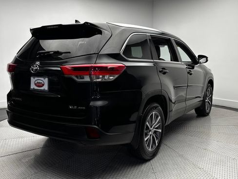 Used 2019 Toyota Highlander XLE w/ Protection Package #3 AWD/4WD image 42