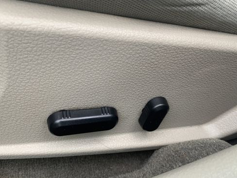 Used 2012 Ford Fusion SE image 12