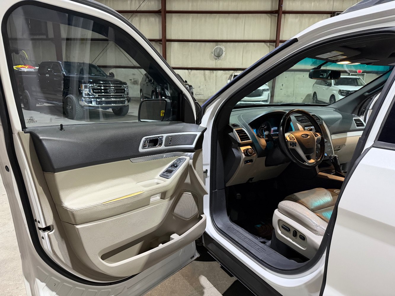 Used 2011 Ford Explorer XLT w/ 202A Rapid Spec Order Code FWD image 12