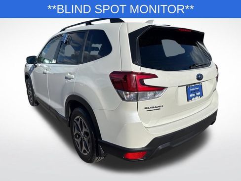 Used 2020 Subaru Forester Premium AWD/4WD image 5