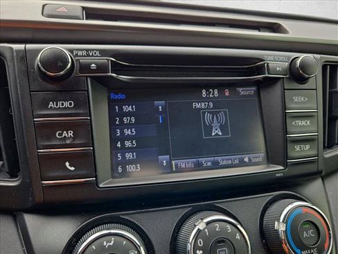 Used 2016 Toyota RAV4 LE FWD image 15