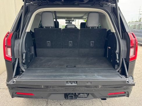 Used 2025 Ford Expedition Active AWD/4WD image 37
