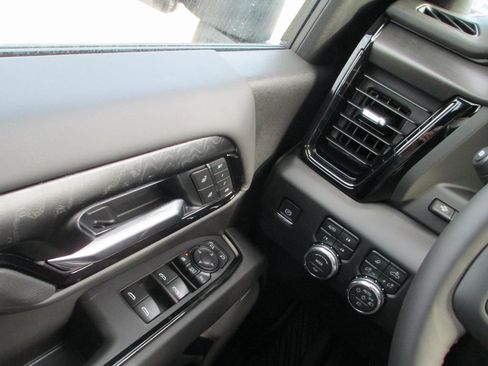 New 2026 GMC Sierra 2500 AT4X w/ AT4X AEV Edition image 17