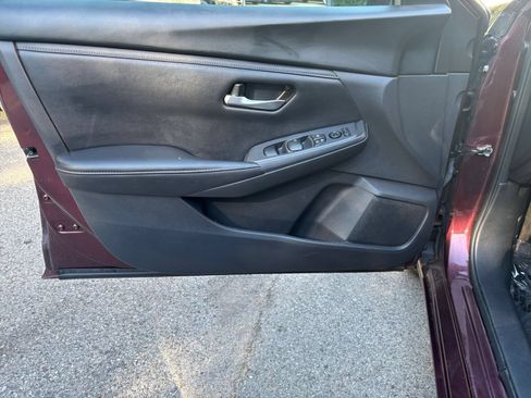 Used 2024 Nissan Sentra SV FWD image 18
