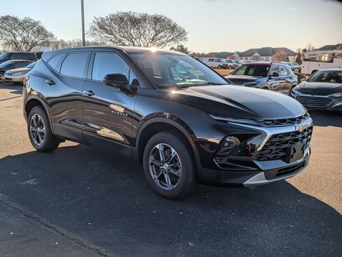 Certified 2023 Chevrolet Blazer LT image 2