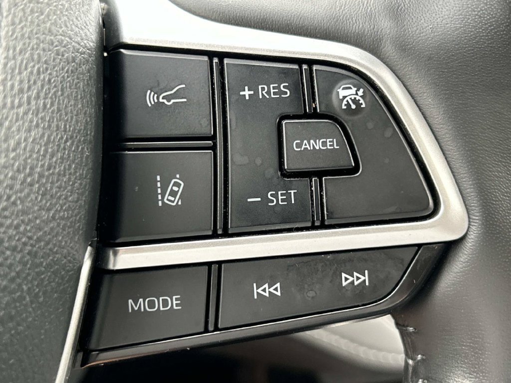 Used 2023 Toyota Highlander Limited AWD/4WD image 35