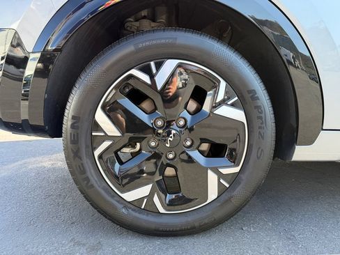 Used 2023 Kia Niro Wind FWD image 14