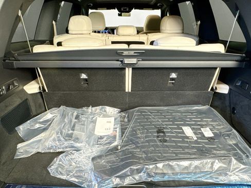 New 2026 Mercedes-Benz GLS 580 4MATIC image 24