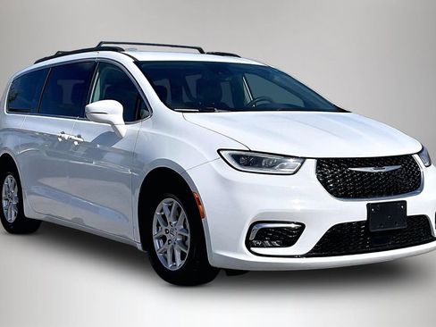 Certified 2022 Chrysler Pacifica Touring-L FWD image 1