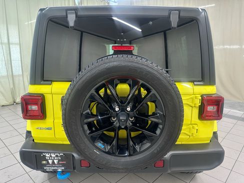 Used 2023 Jeep Wrangler Sahara w/ Cold Weather Group image 6
