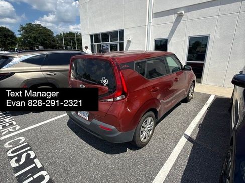 Used 2020 Kia Soul LX FWD image 4