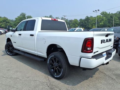 New 2026 RAM 2500 Big Horn AWD/4WD image 6