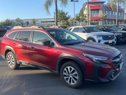 Used 2025 Subaru Outback Premium image 5