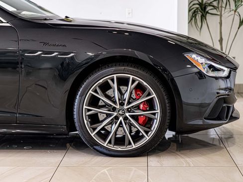 Used 2023 Maserati Ghibli Modena Q4 AWD/4WD image 10