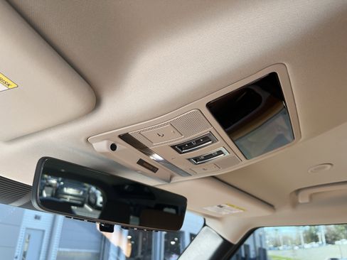 Certified 2024 Land Rover Defender 110 SE image 24