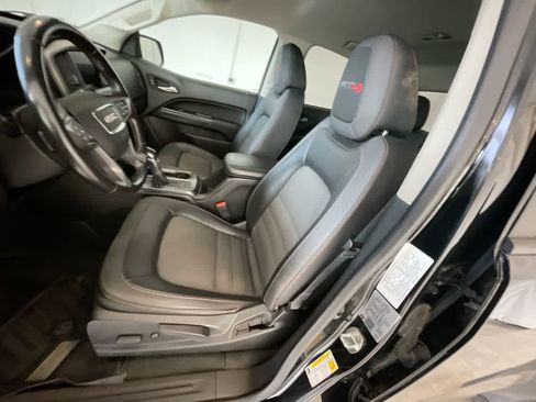 Used 2022 GMC Canyon AT4 AWD/4WD image 11