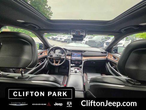 Used 2023 Jeep Grand Cherokee L Summit w/ Advanced Protech Group IV AWD/4WD image 22