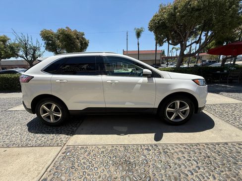Used 2020 Ford Edge SEL w/ Convenience Package FWD image 4