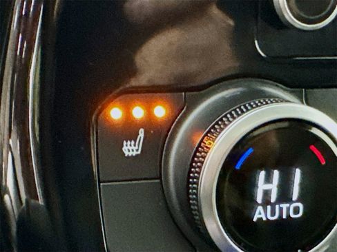 Certified 2022 Toyota Highlander XLE image 17