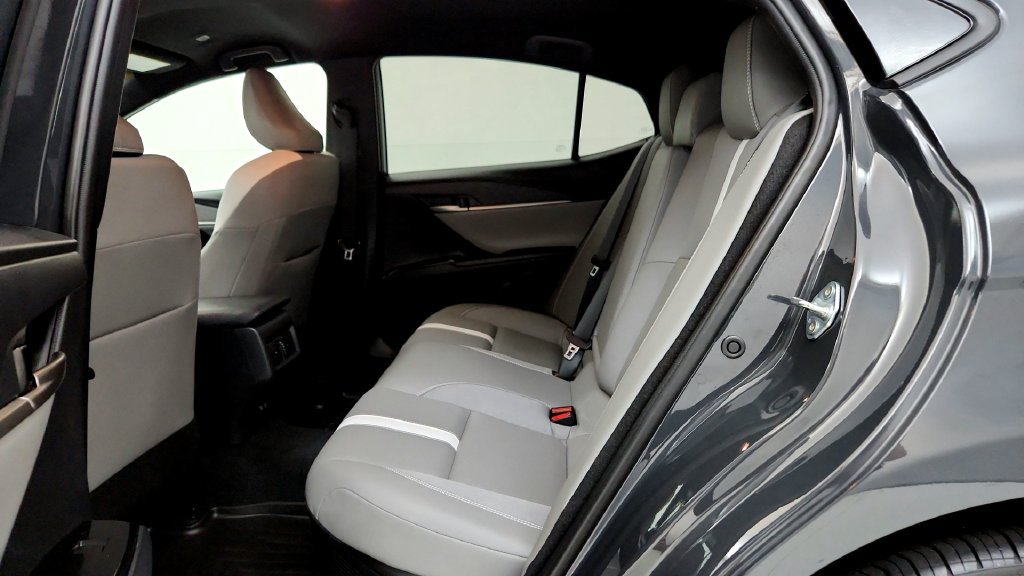 Certified 2026 Toyota Camry SE AWD/4WD image 27