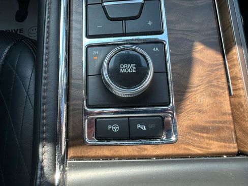 Used 2020 Ford Expedition Platinum AWD/4WD image 34