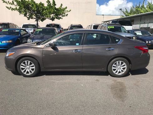 Used 2016 Nissan Altima 2.5 S w/ Power Driver Seat Package image 2