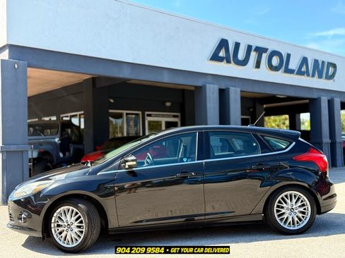 Used 2014 Ford Focus Titanium FWD image 4
