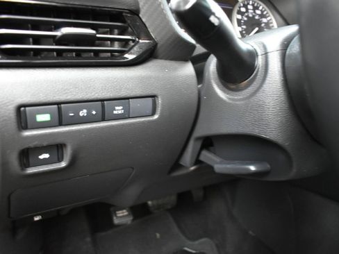 Used 2022 Nissan Sentra SR w/ SR Premium Package FWD image 40
