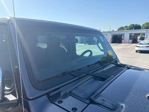 Used 2019 Jeep Wrangler Unlimited Sahara w/ Safety Group AWD/4WD image 5