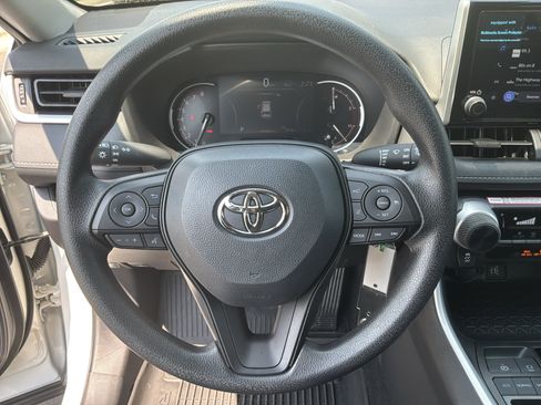 Used 2025 Toyota RAV4 LE FWD image 18