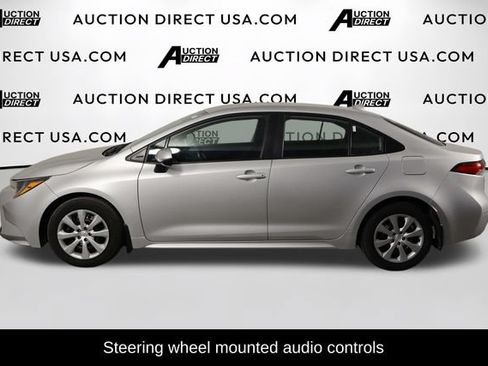 Used 2025 Toyota Corolla LE FWD image 5