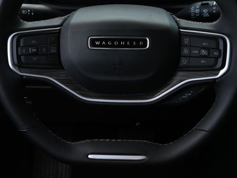 Used 2023 Jeep Wagoneer L Series II w/ Premium Group I image 33