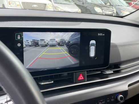 Used 2026 Kia Carnival LXS FWD image 7