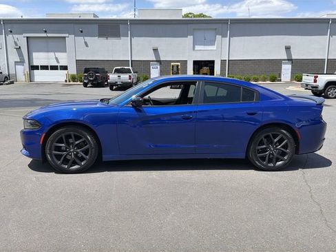 Used 2021 Dodge Charger SXT w/ Blacktop Package RWD image 10