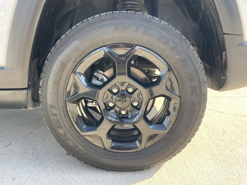 Used 2024 Jeep Compass Trailhawk image 20