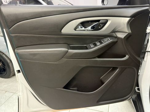 Used 2021 Chevrolet Traverse LS image 14