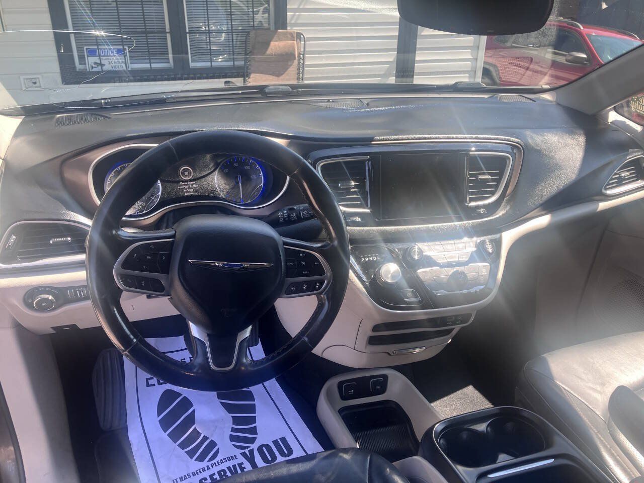 Used 2019 Chrysler Pacifica Touring-L w/ Advanced Safetytec Group FWD image 8