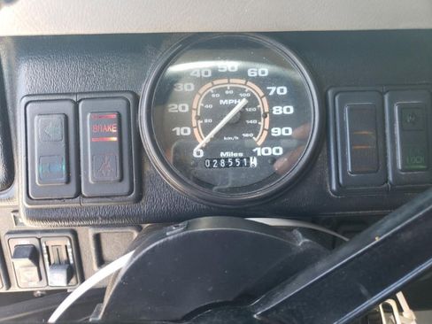 Used 1996 HUMMER H1 2-Door Hard Top image 8