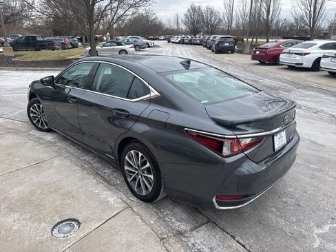 Used 2022 Lexus ES 300h image 5