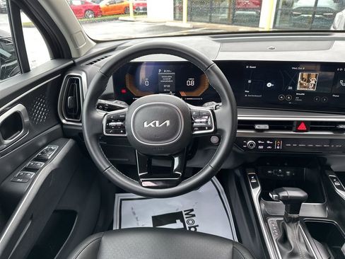 Used 2025 Kia Sorento S image 26