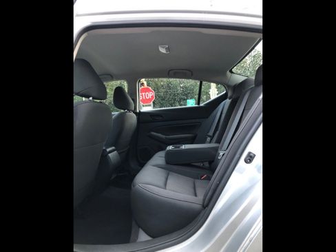 Used 2024 Nissan Altima 2.5 SV image 30