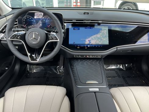 New 2026 Mercedes-Benz E 350 4MATIC Sedan image 18