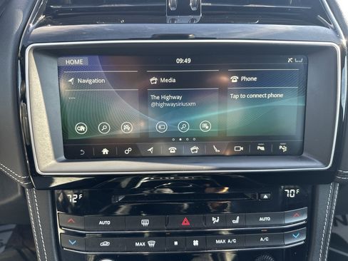 Used 2017 Jaguar F-PACE S image 25