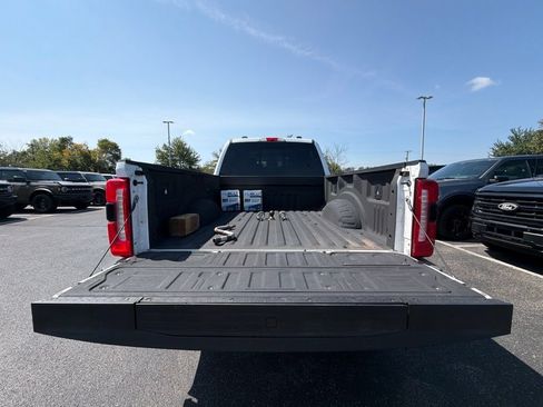 Used 2023 Ford F250 Lariat w/ Lariat Ultimate Package AWD/4WD image 14