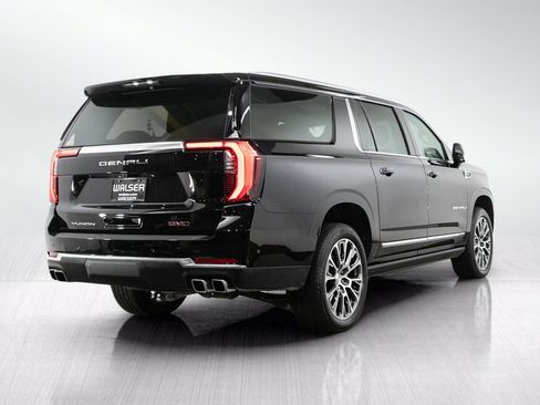 Used 2025 GMC Yukon XL Denali w/ Sun & Power Step Package AWD/4WD image 5