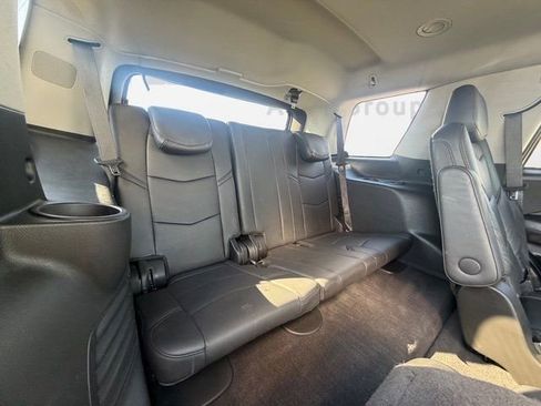 Used 2020 Cadillac Escalade Luxury w/ Escalade Sport Edition image 31