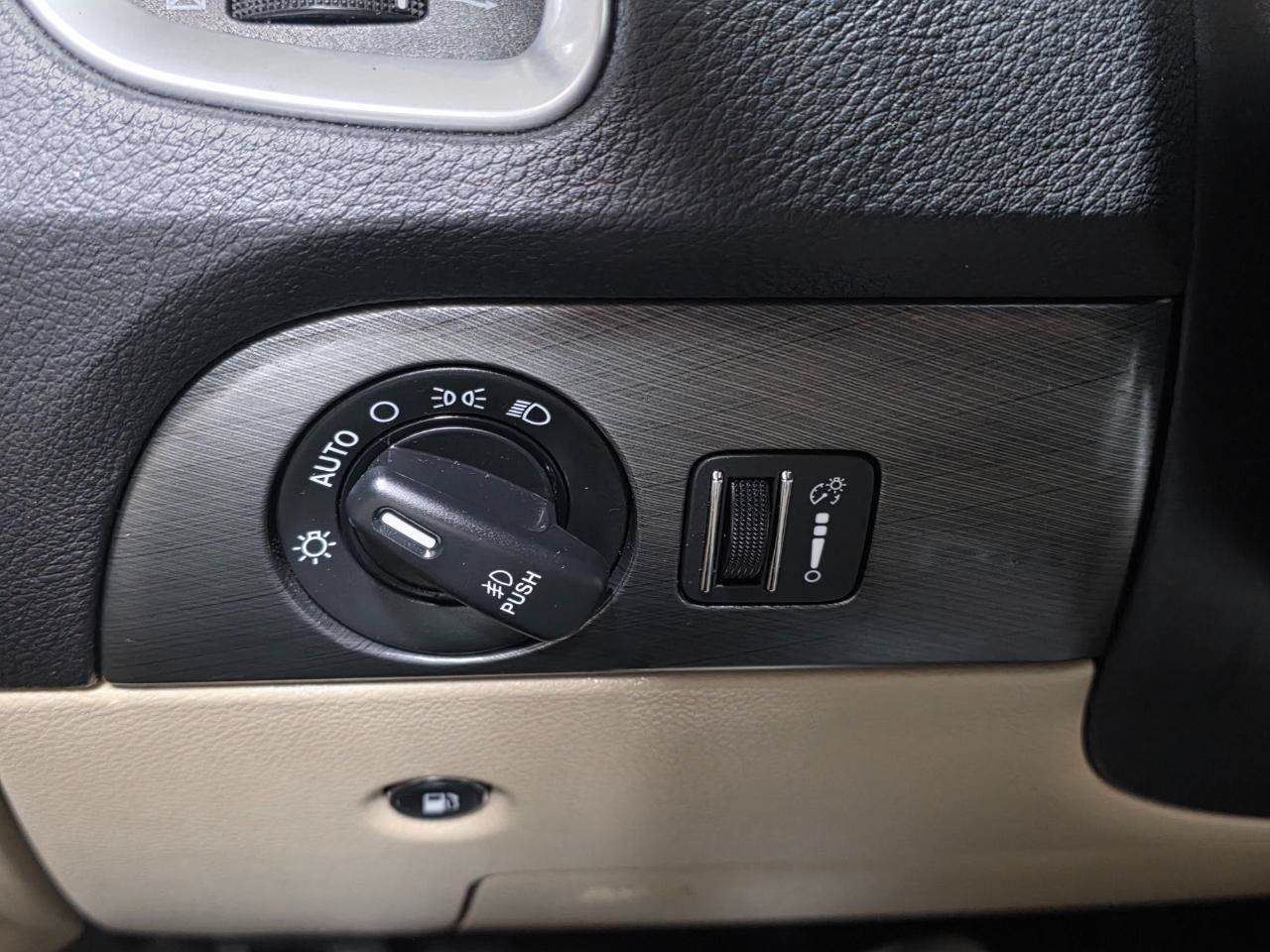 Used 2018 Dodge Durango Citadel w/ Technology Group AWD/4WD image 40