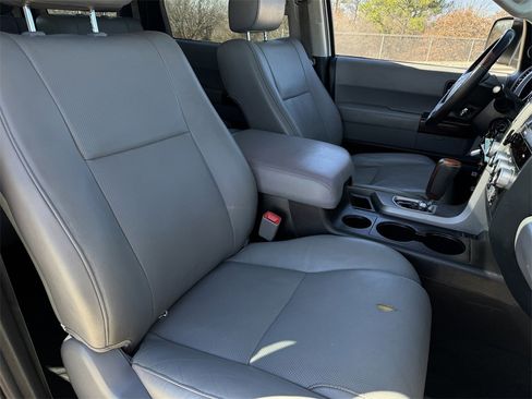 Used 2013 Toyota Sequoia Platinum image 28